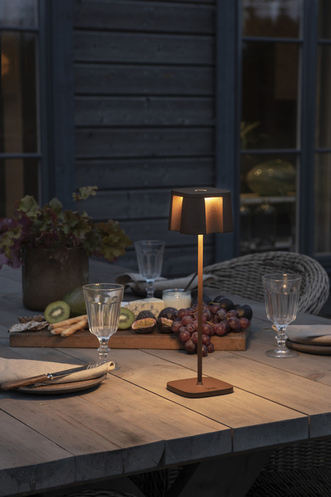 Bordslampa Nice USB Rost Konstsmide